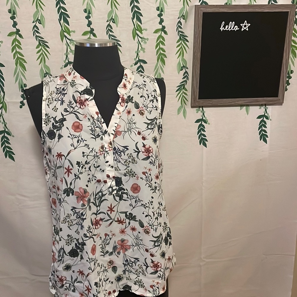 Size Small Forever 21 Floral Sleeveless Top B2